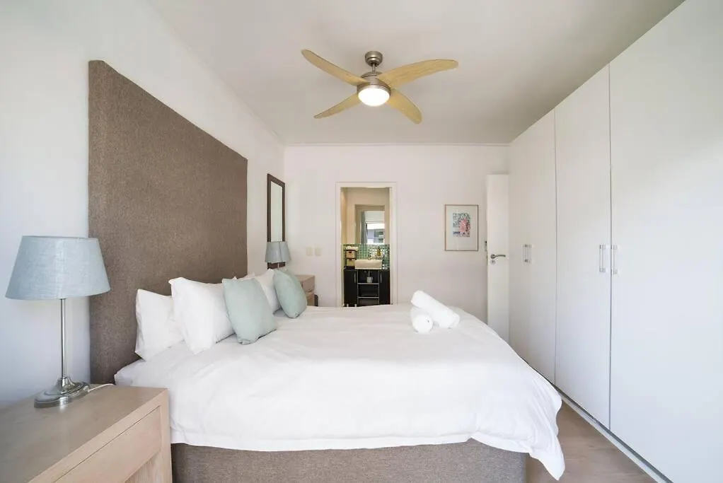 City Center 3Bed Central Spacious Secure Le Cap 0*,